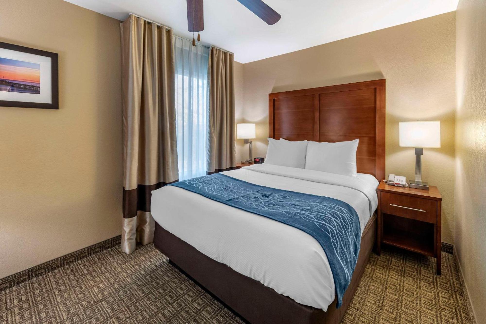 Hotel Comfort & 3*