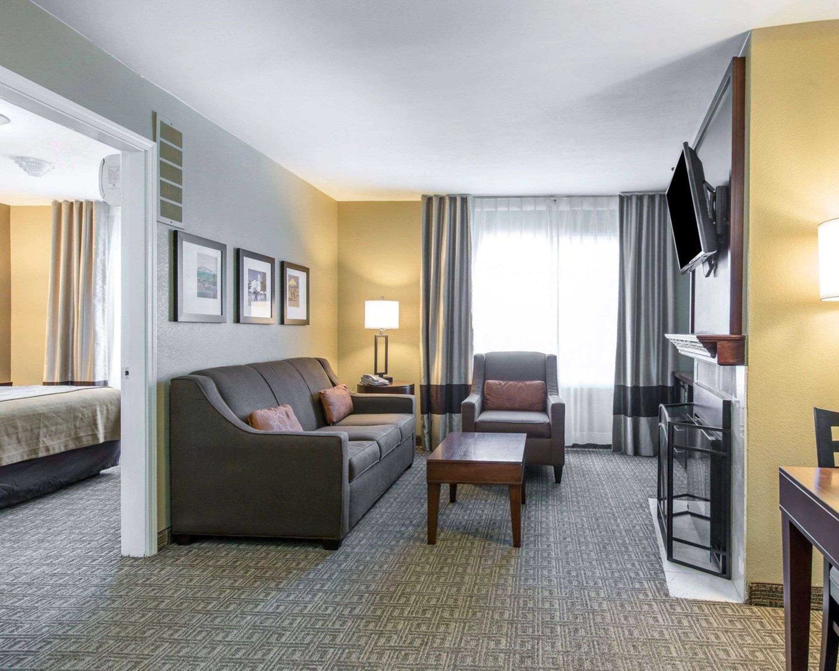 Comfort Inn&suites Hotel 3*