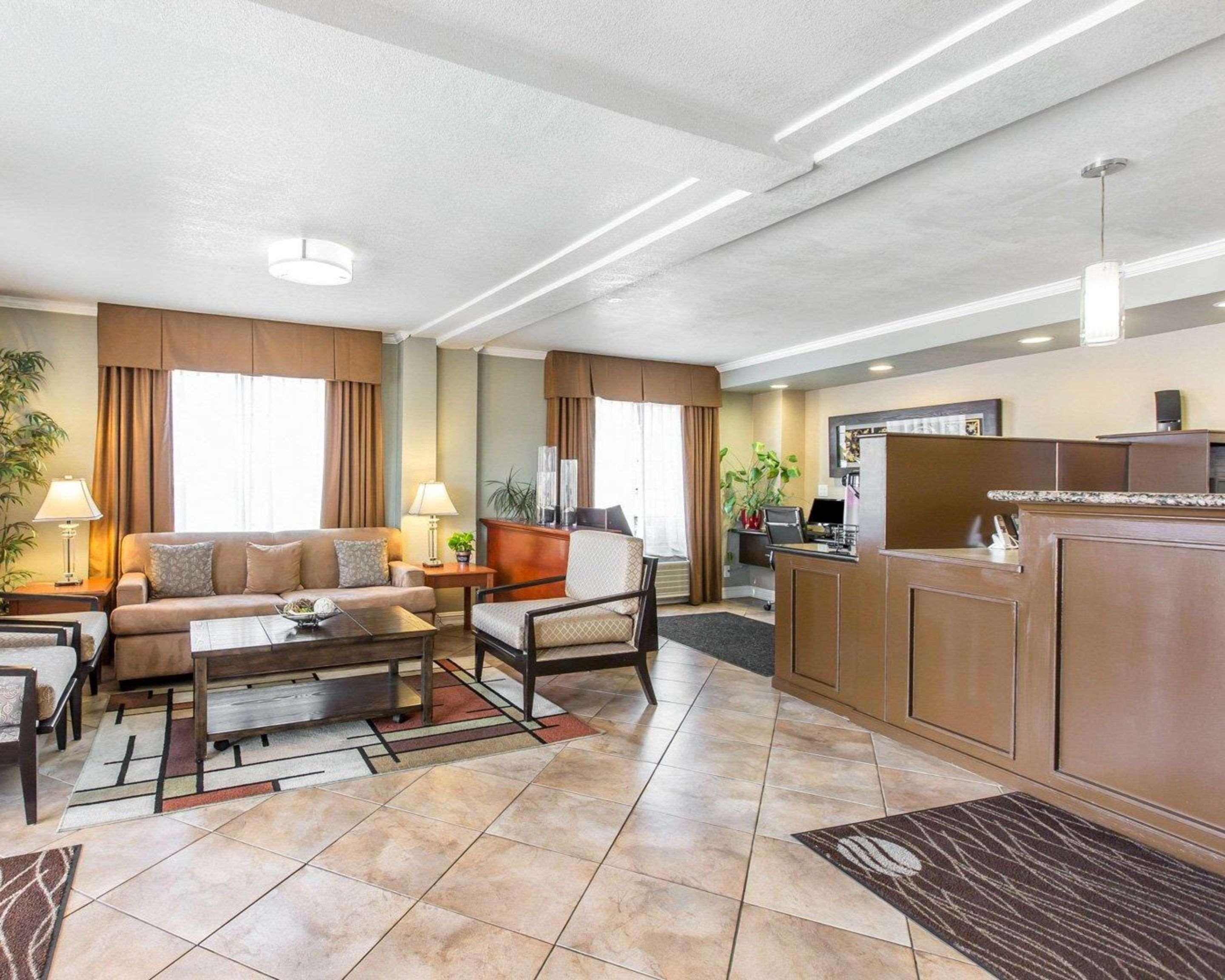 Comfort Inn&suites 3*