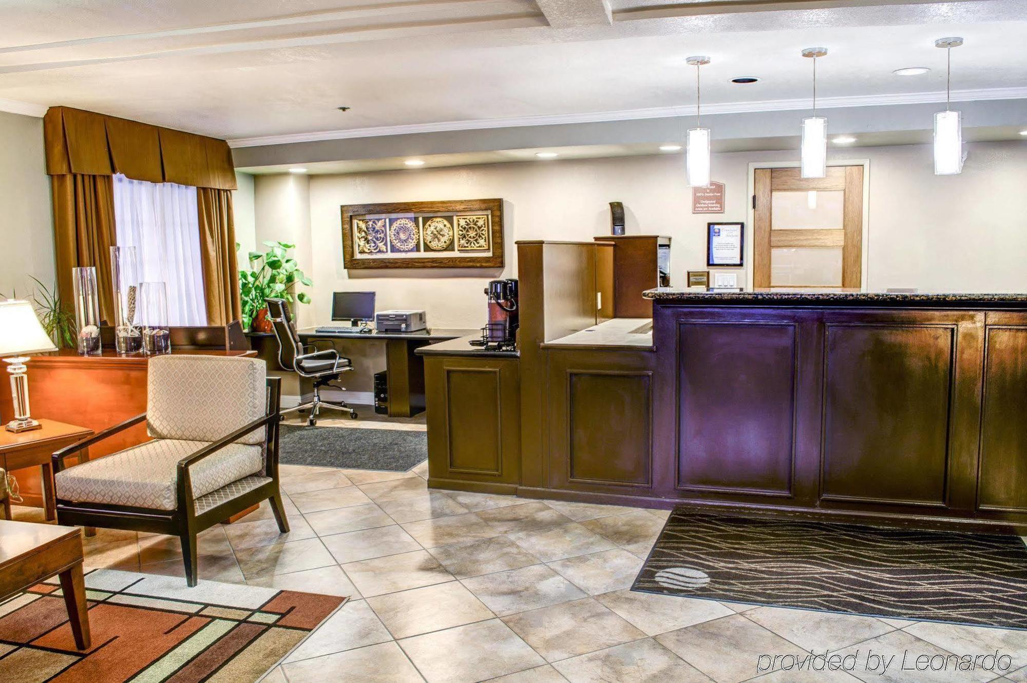 Comfort Inn&suites 3*